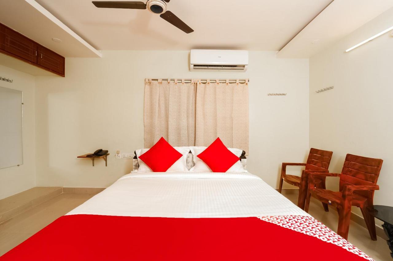 Oyo 26234 Annapurna Nilayam Hotel Vijayawada Ngoại thất bức ảnh