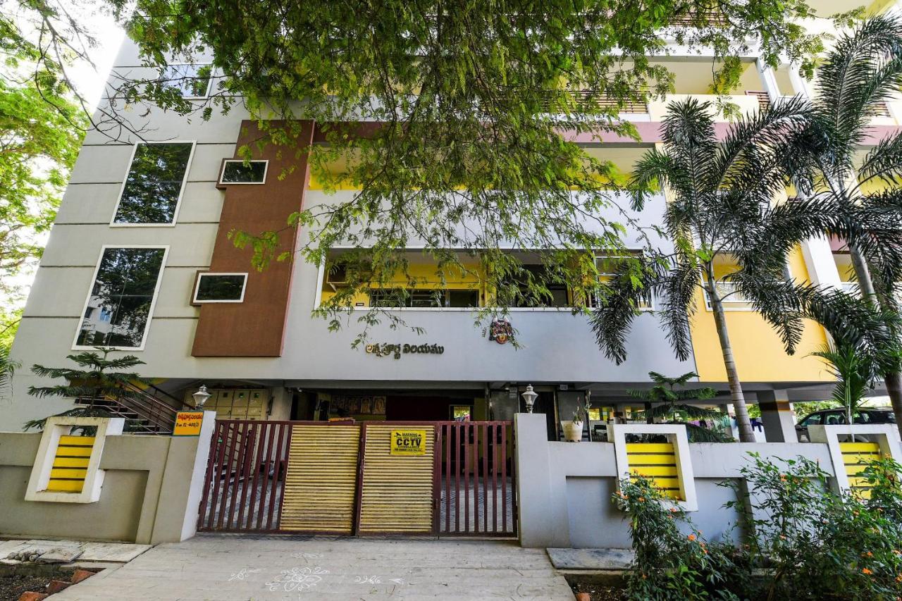 Oyo 26234 Annapurna Nilayam Hotel Vijayawada Ngoại thất bức ảnh