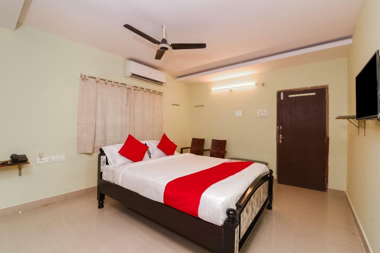 Oyo 26234 Annapurna Nilayam Hotel Vijayawada Ngoại thất bức ảnh